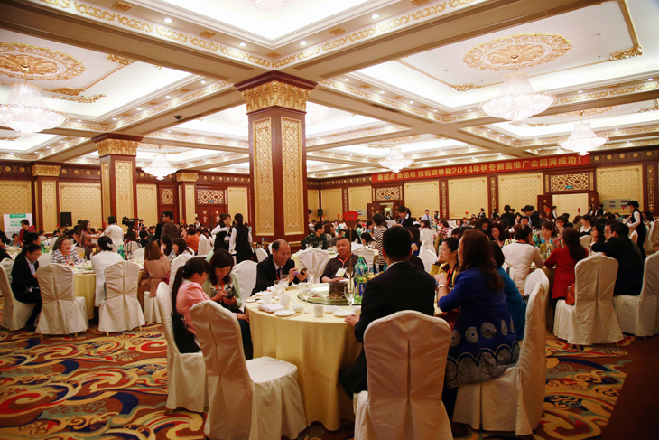 歡樂溫馨的歐林雅答謝晚宴現(xiàn)場 歡樂溫馨的歐林雅答謝晚宴現(xiàn)場